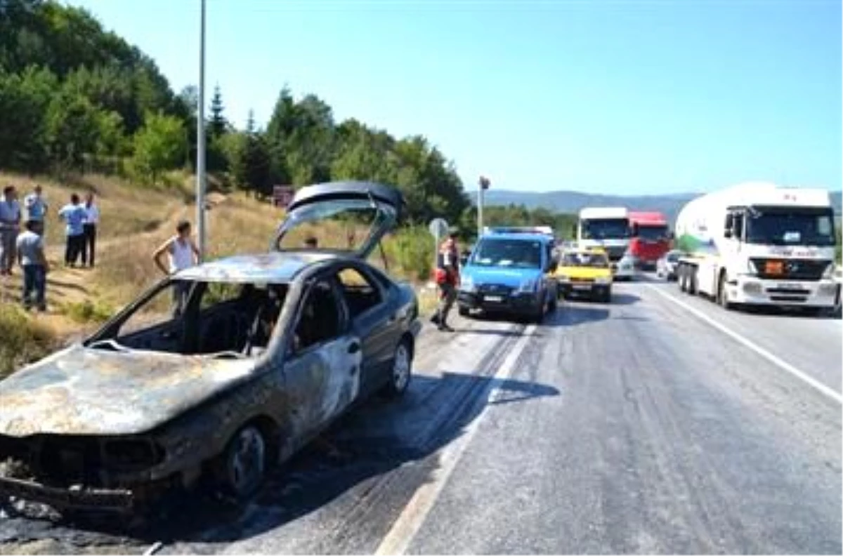 Bolu Dağı\'nda Otomobil Yandı
