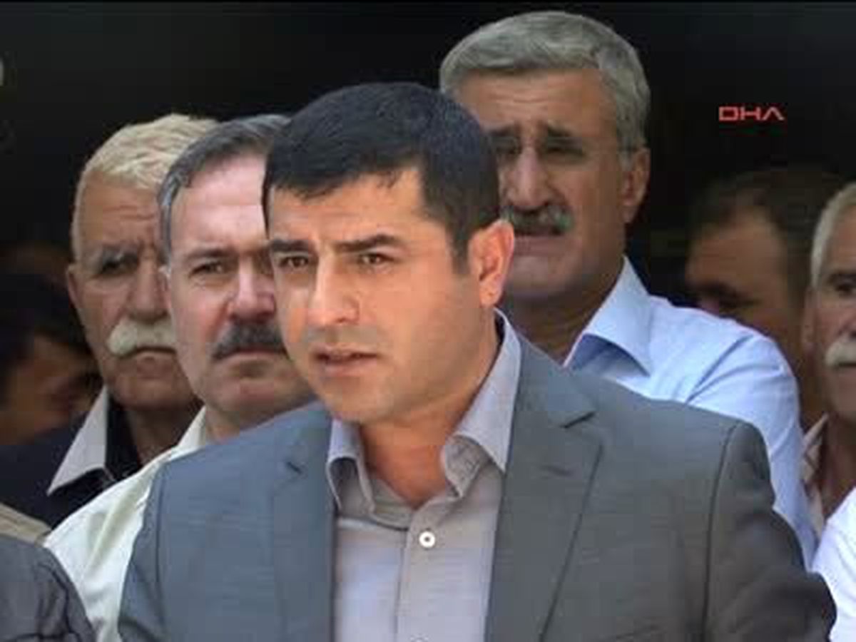 Diyarbakır2 Demirtaş, Bdp, Hedef Gösterme ve Kışkırtmalar Nedeniyle Gaziantep\' Teki Cenaze...