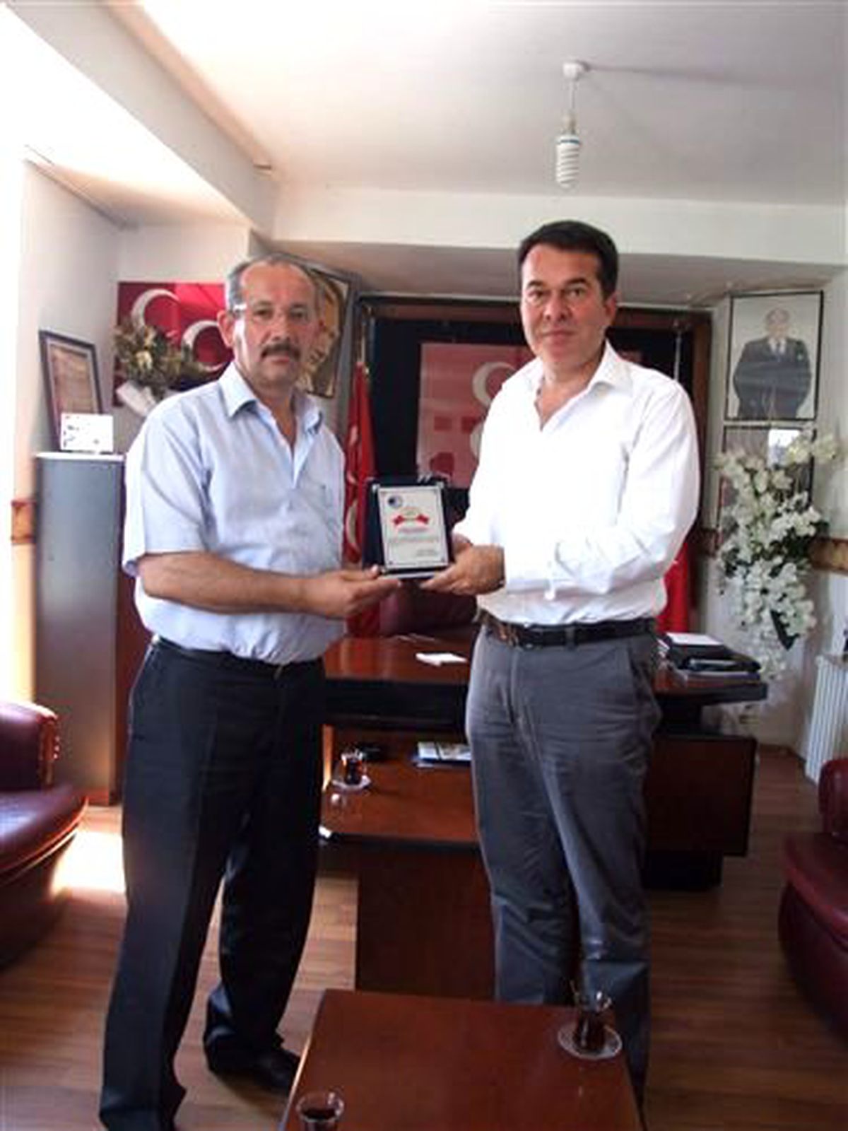 İşitme Engellilerden MHP'ye Ziyaret