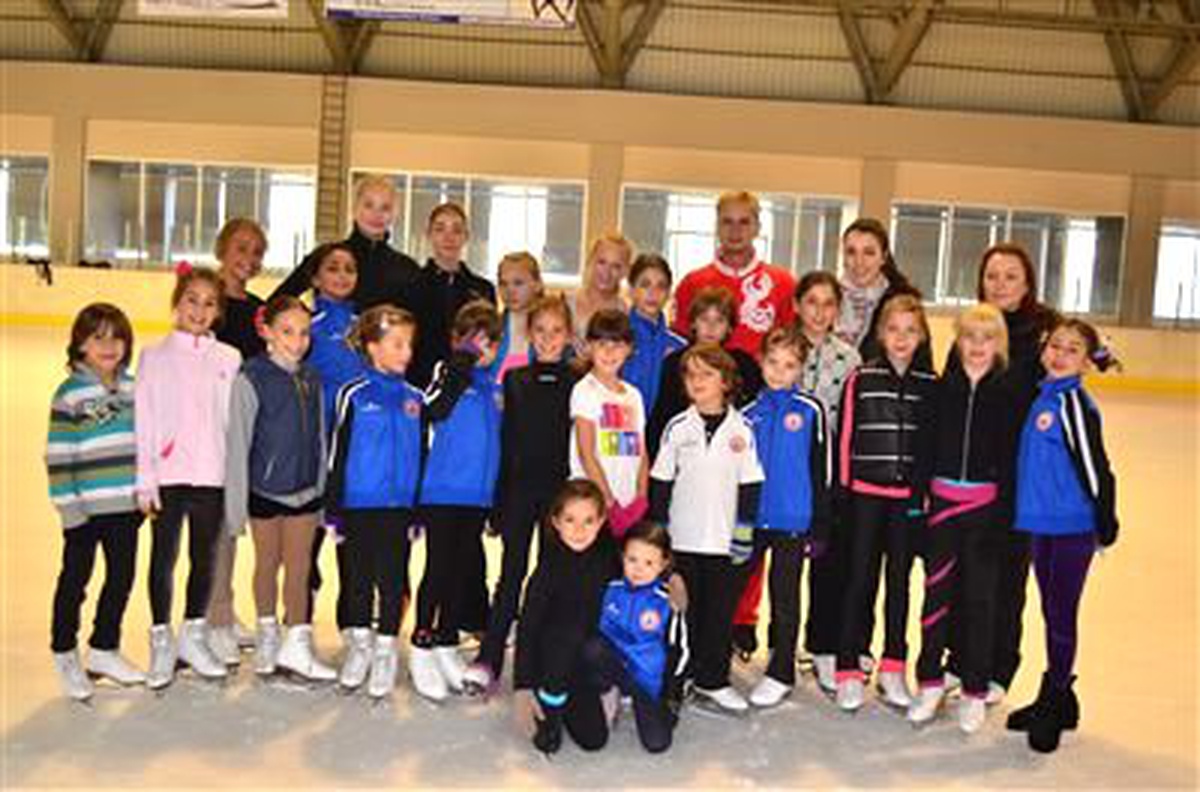 İstanbul Büyükşehir Belediyespor Buz Pateni Takımı\'ndan Erzurum\'a Çıkarma