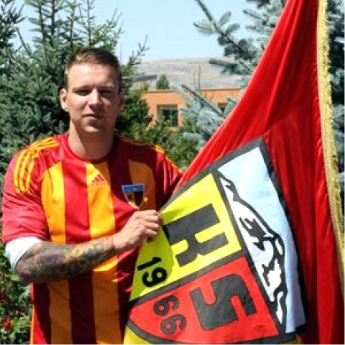 Kayserispor\'da Steinsson İçin İmza Töreni