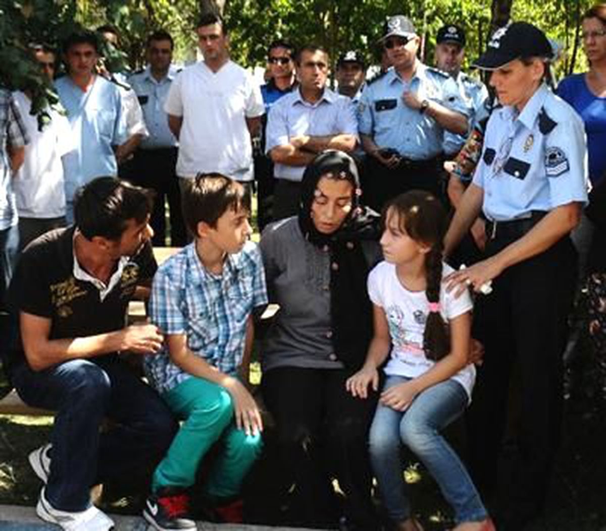Kazayla Kendini Vuran Polis Memuru Gözyaşlarıyla Uğurlandı