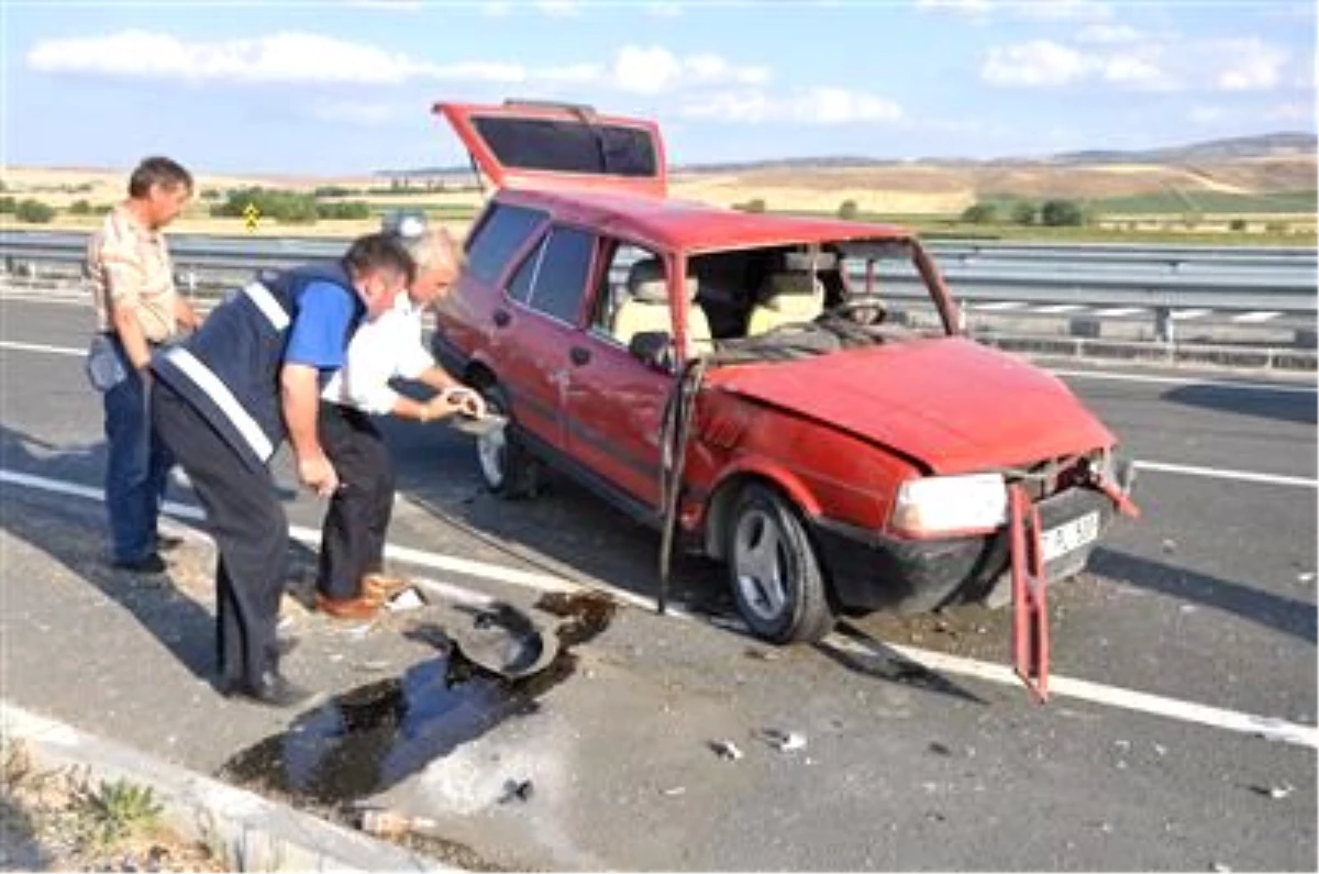 Kırıkkale\'de İki Ayrı Trafik Kazası: 14 Yaralı