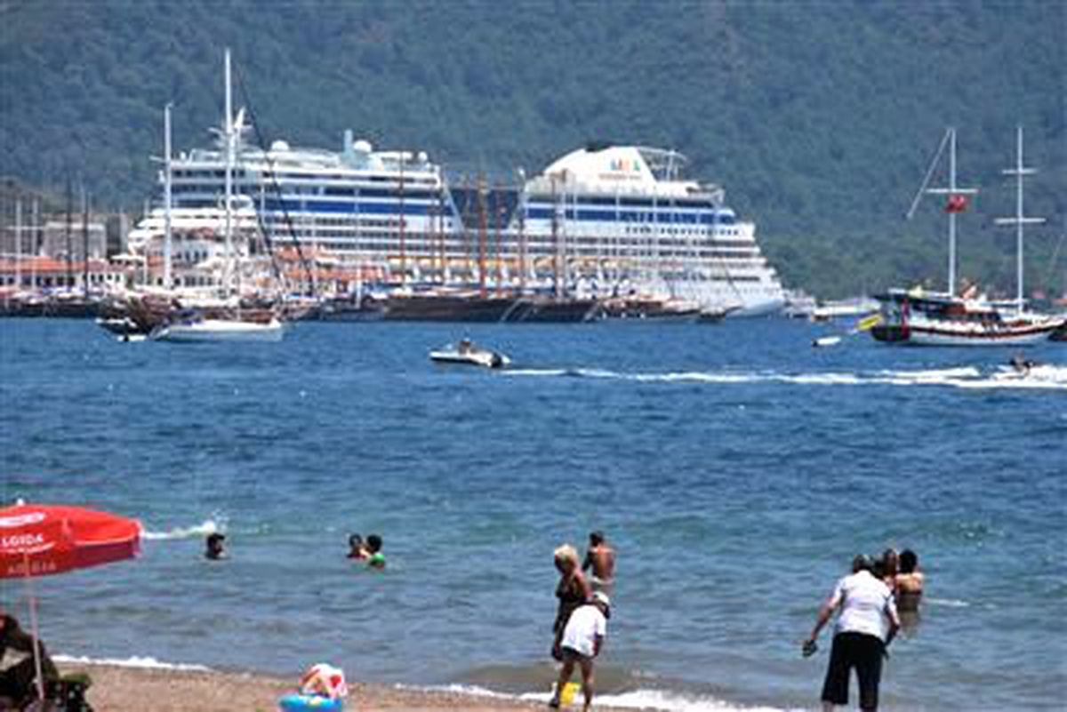Lüks Yolcu Gemisi \'Aida Diva\' Marmaris\'te