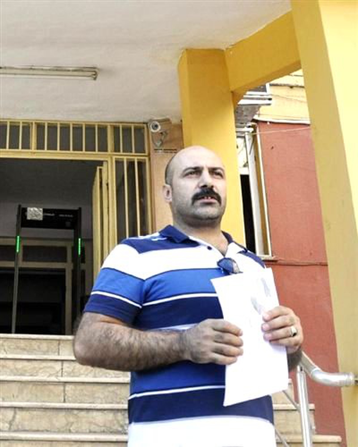 PKK\'lılarla Kucaklasan BDP\'li Vekilere Suç Duyurusu