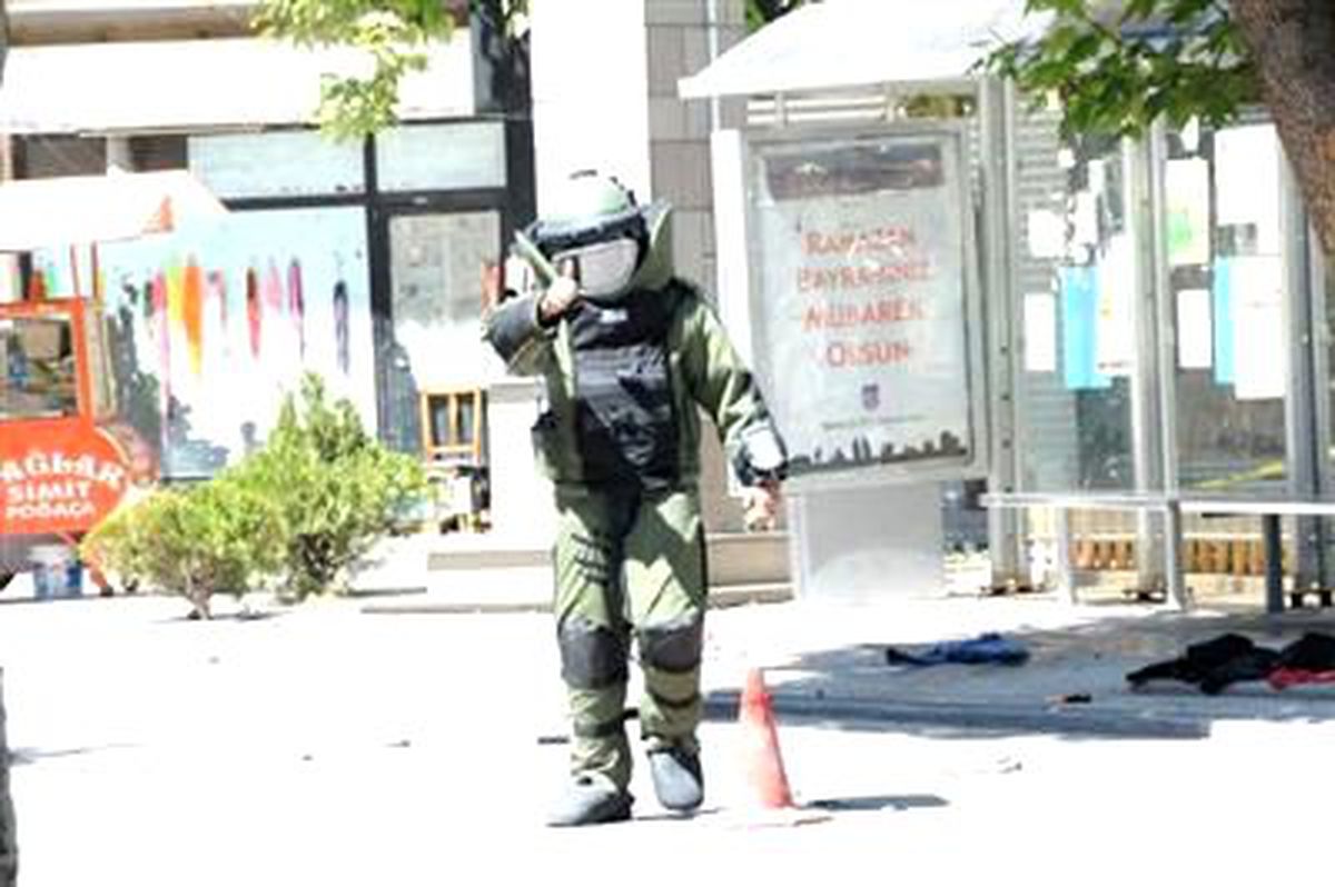 Polatlı\'da Şüpheli Çanta Bomba Korkusu Yaşattı