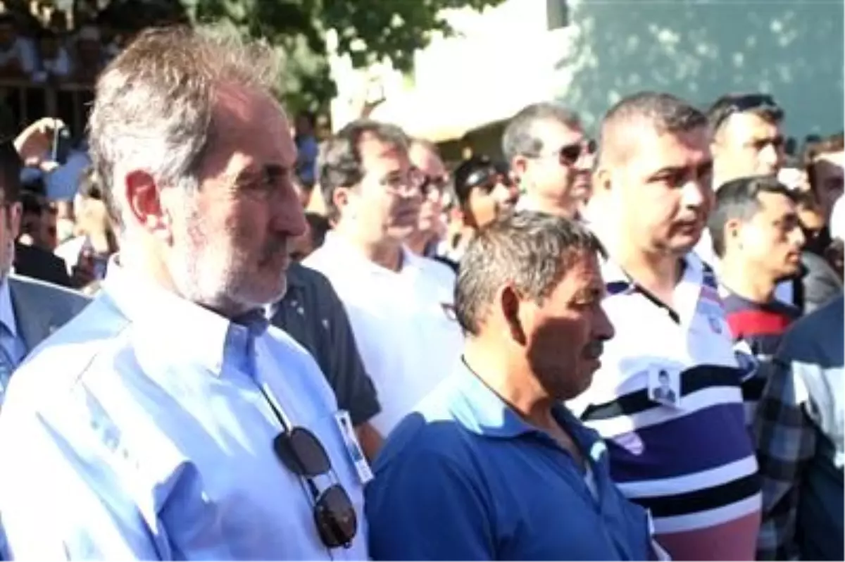 Şırnak\'ta Askerleri Taşıyan Aracın Devrilmesi