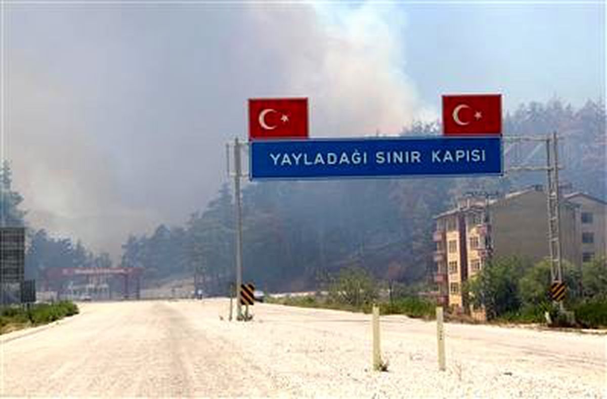 Suriye-Türkiye Sınırında Yangın