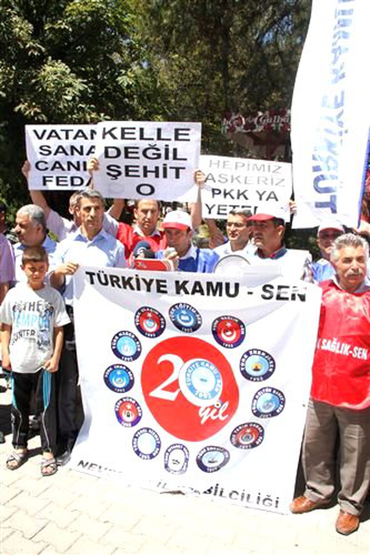 Türkiye Kamu-Sen Üyelerinden Teröre Tepki