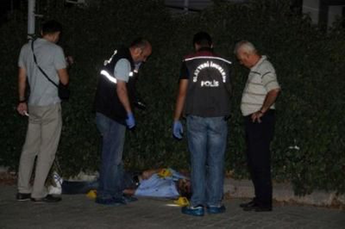 Türkü Evinde Tartıştığı Bateristi Otoparkta Tabancayla Öldürdü (3)