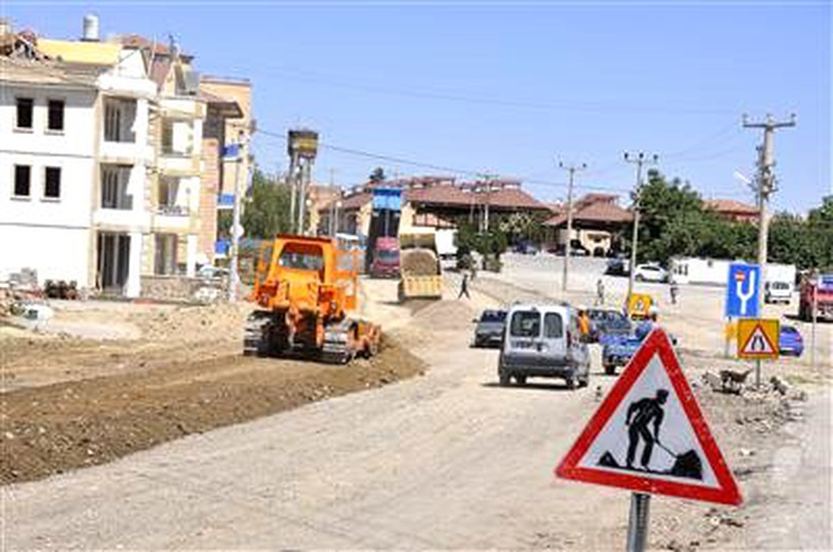 Ürgüp\'te Yol Genişletme ve Asfaltlama Çalışması Yapılıyor