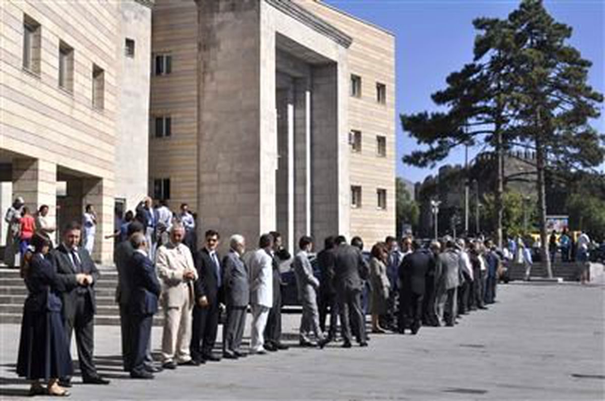 Vali Şerif Yılmaz Görevine Başladı