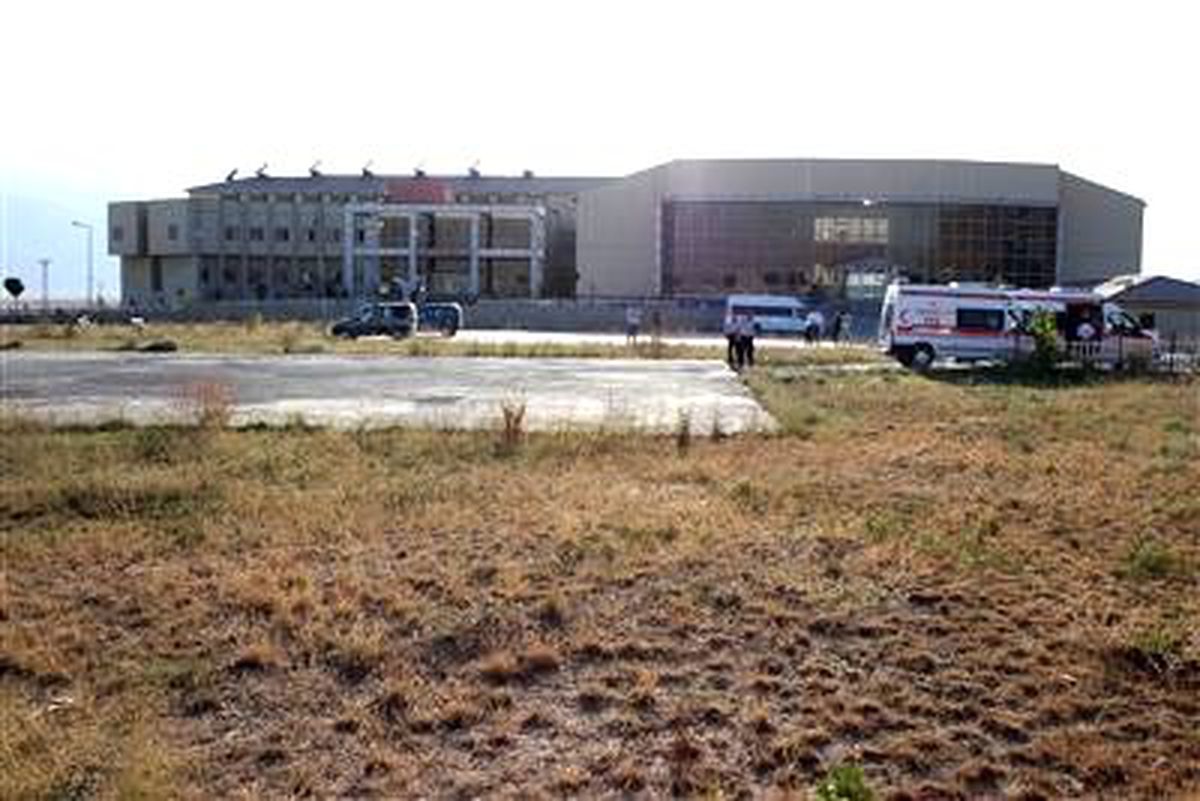 Yaralı Askerler Yüksekova Devlet Hastanesi\'ne Getirildi