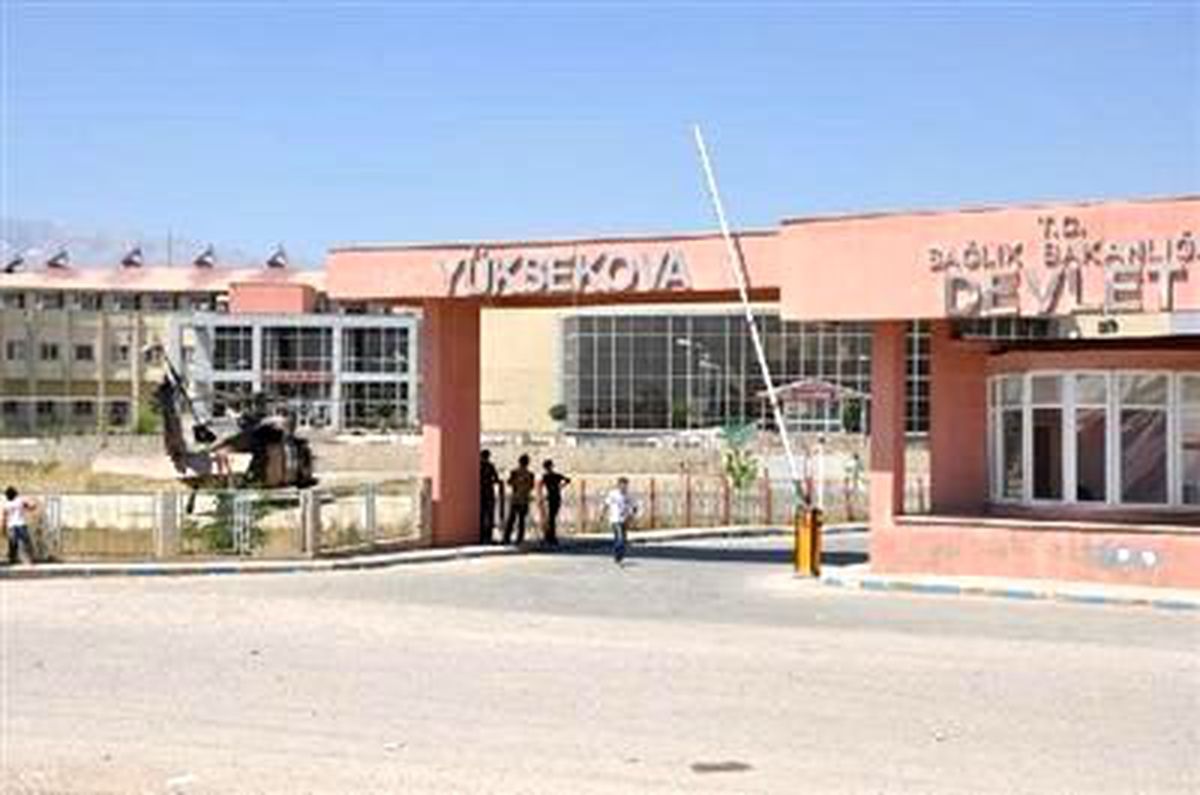 3 Yaralı Asker Yüksekova\'ya Getirildi