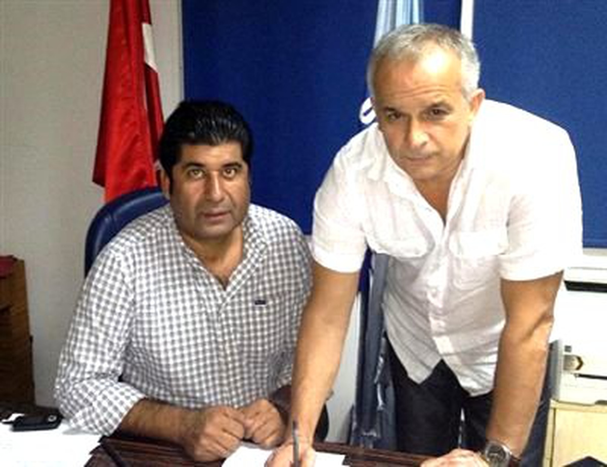 Adana Demirspor Özdemir\'le Anlaştı