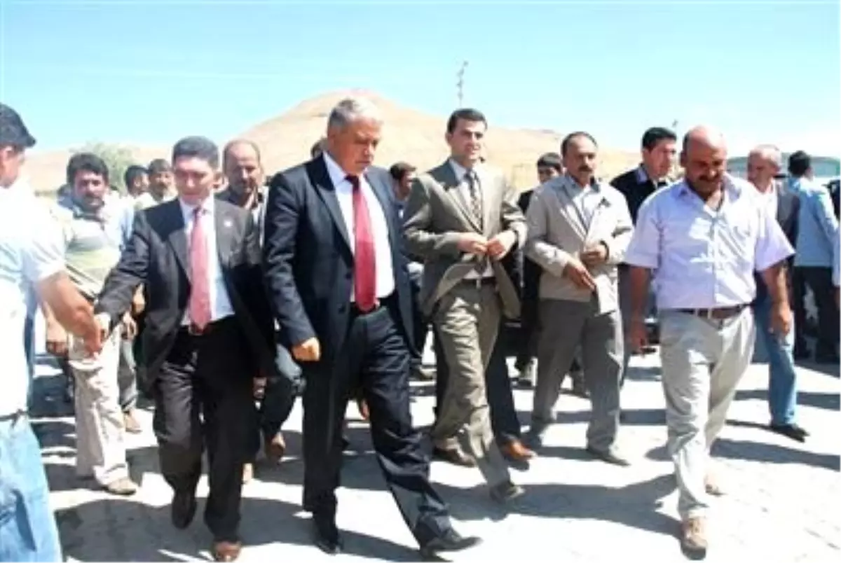 Ağrı Valisi Tekinarslan, İlçeleri Ziyaret Etti