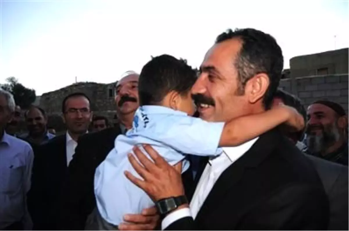 AK Parti Gürpınar İlçe Başkanı Hayrullah Tanış Serbest Bırakılması