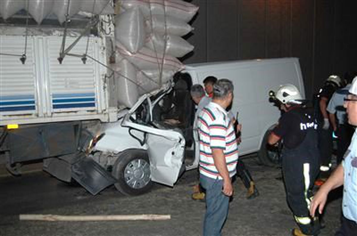 Alt Geçitte Zincirleme Trafik Kazası: 5 Yaralı