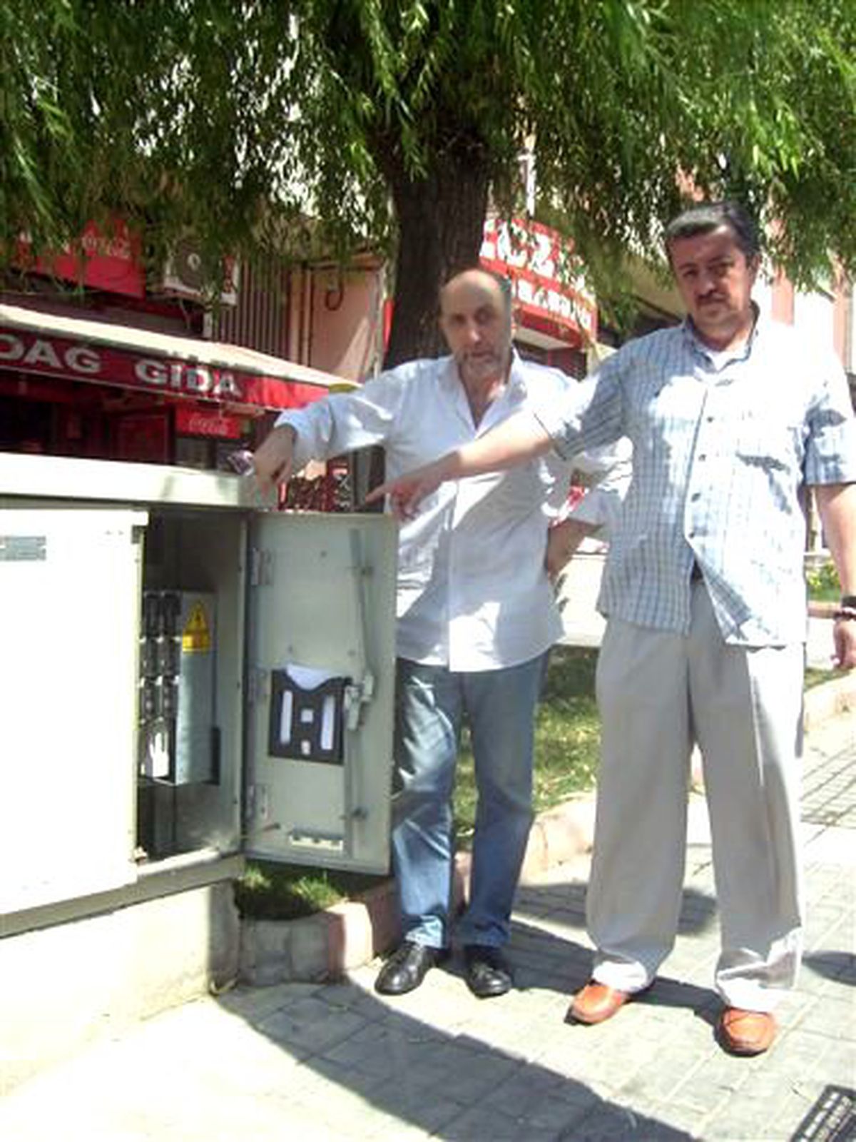 Anahtarı Bulunmayan Elektrik Panosu Çocuklar İçin Tehlike Oluşturuyor