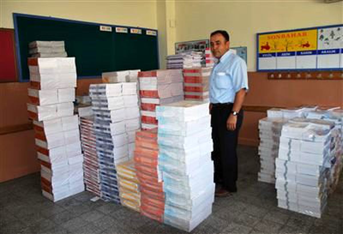 Aydın\'da Ders Kitapları Dağıtıldı