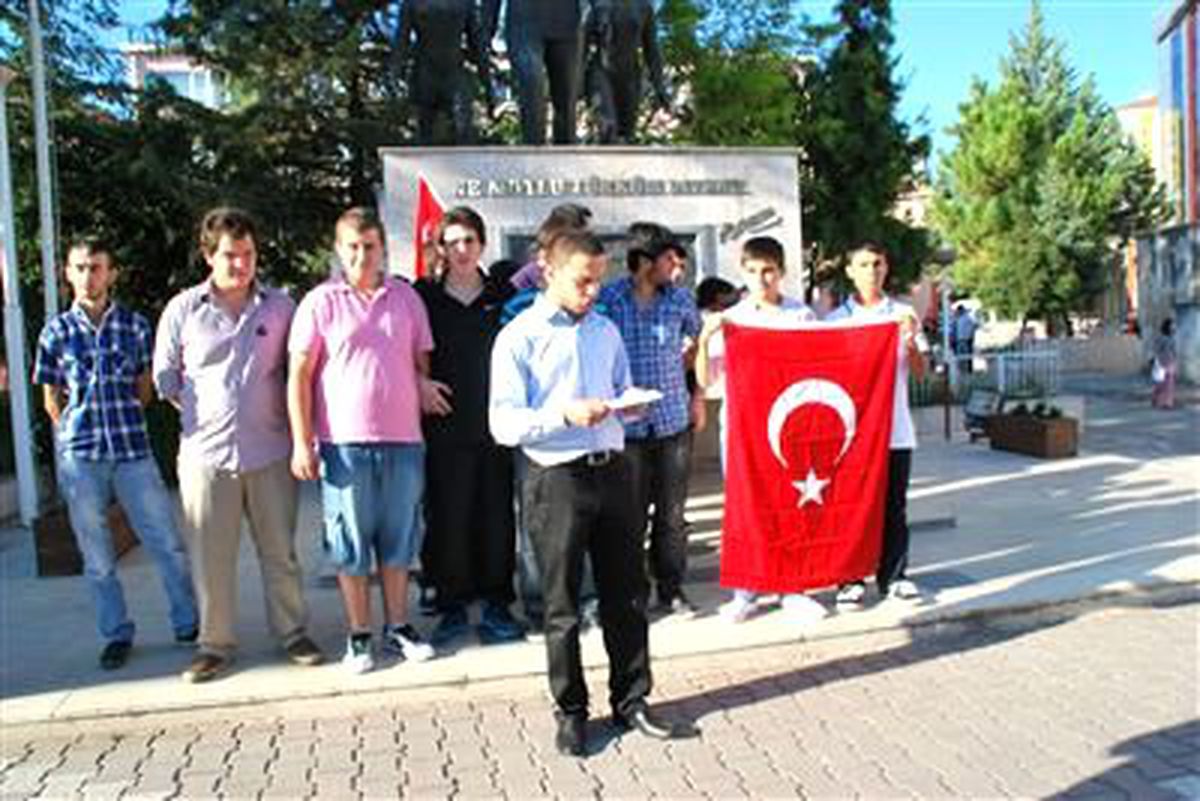 Bafralı Gençler Terörü Lanetledi
