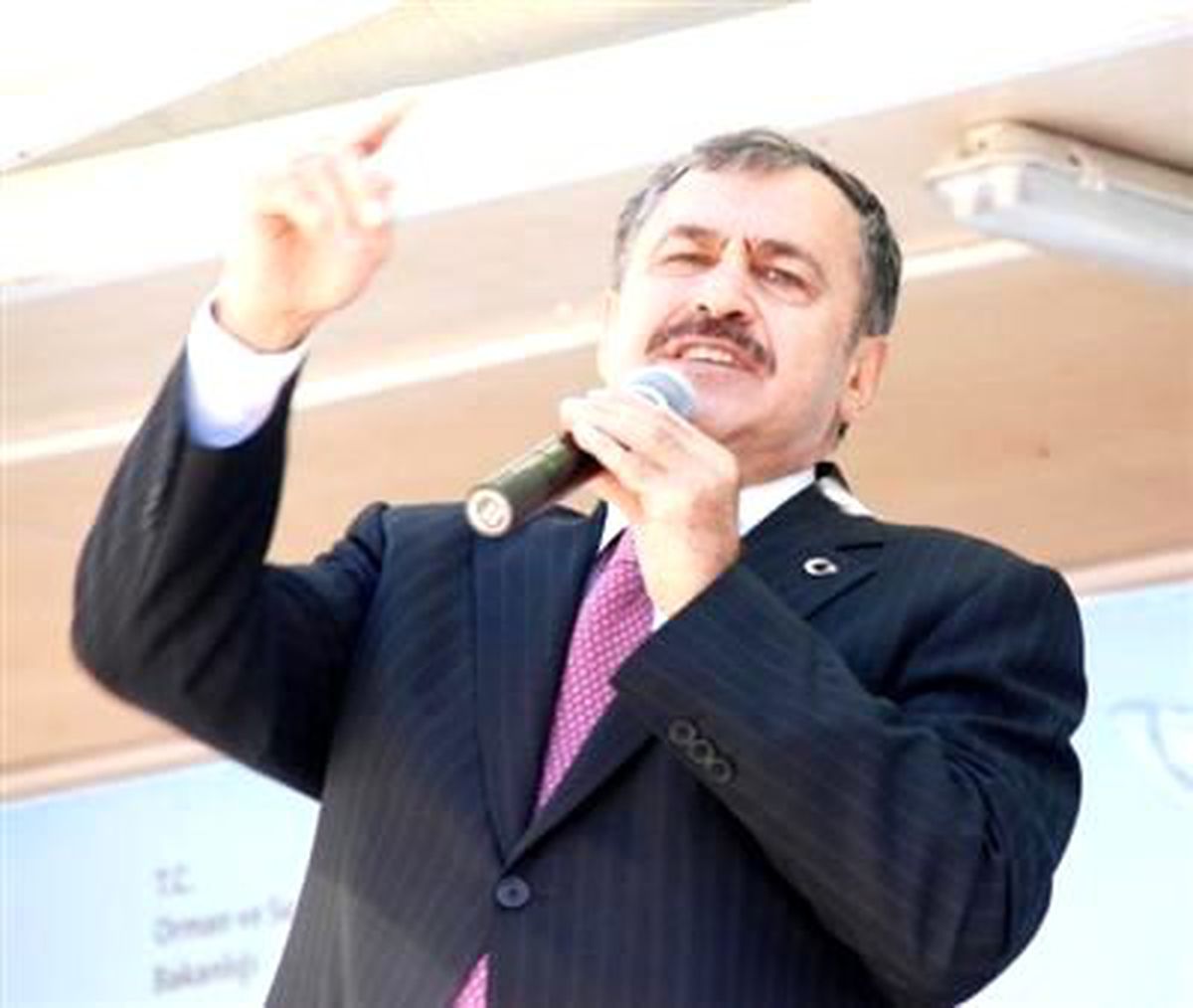 Bakan Eroğlu Afyonkarahisarlılar\'a Üç Müjde Verecek