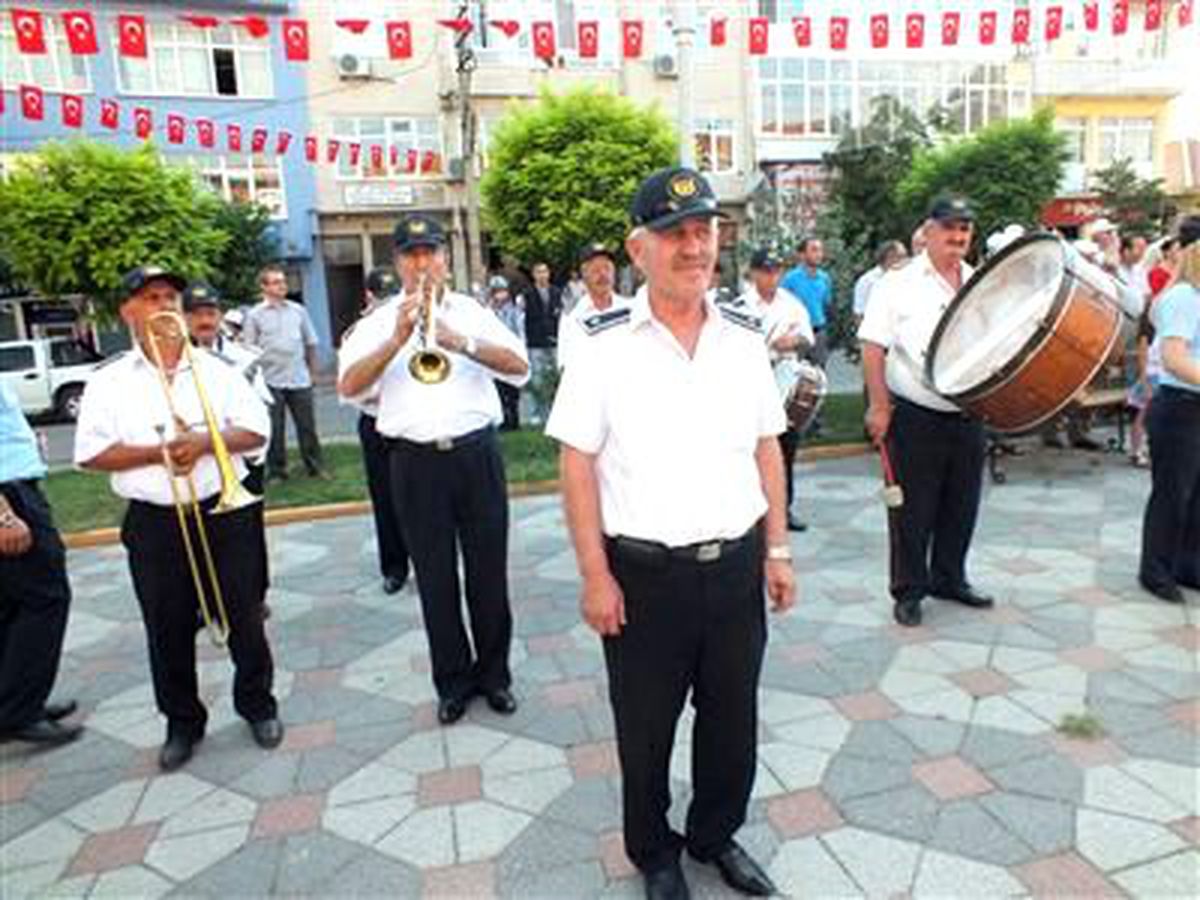 Bando Şefi Servis; "Yerimize Bandocu Bulamıyoruz."