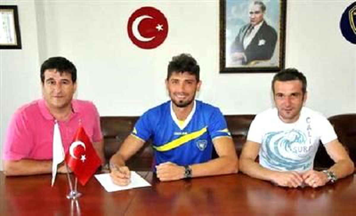 Bucaspor\'da Mehmet Batdal İmzaladı