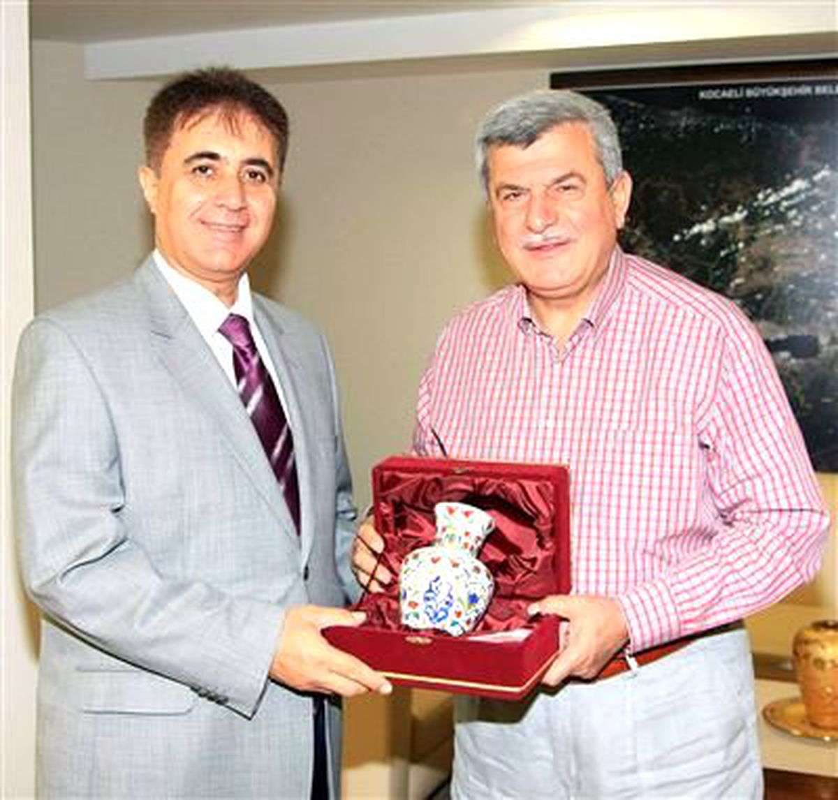 Cantürk\'ten Karaosmanoğlu\'na Veda Ziyareti
