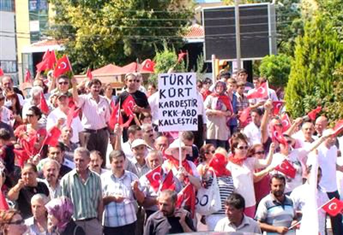 Çerkezköy\'de Cuma Namazı Sonrası Terör Protestosu