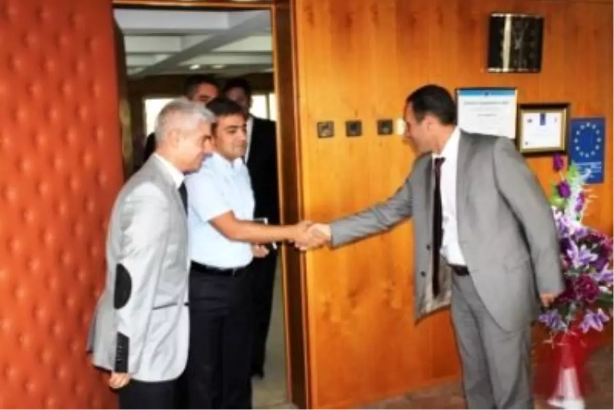 Genç Liderler\'den Rektör Ziyareti