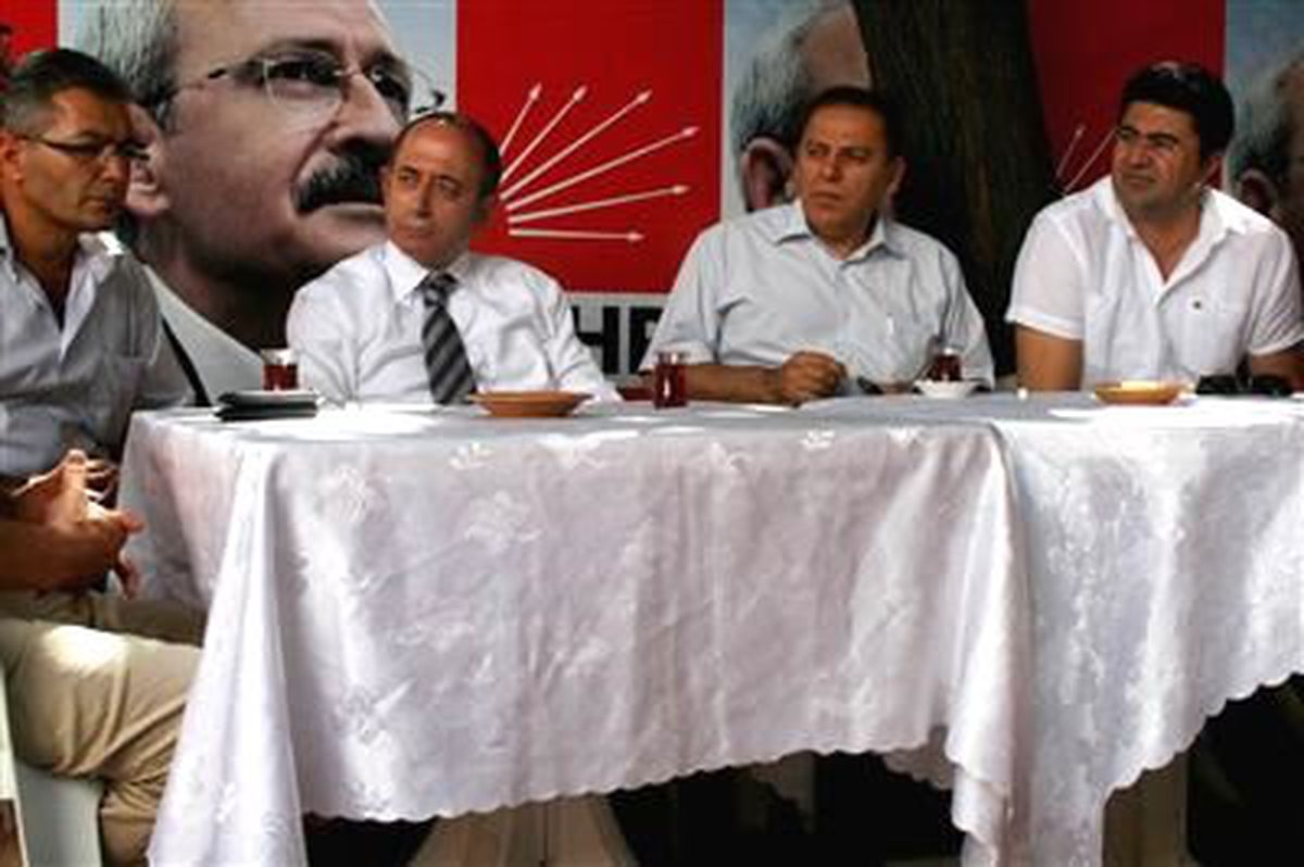 Hamzaçelebi\'den Edremit CHP\'ye Ziyaret