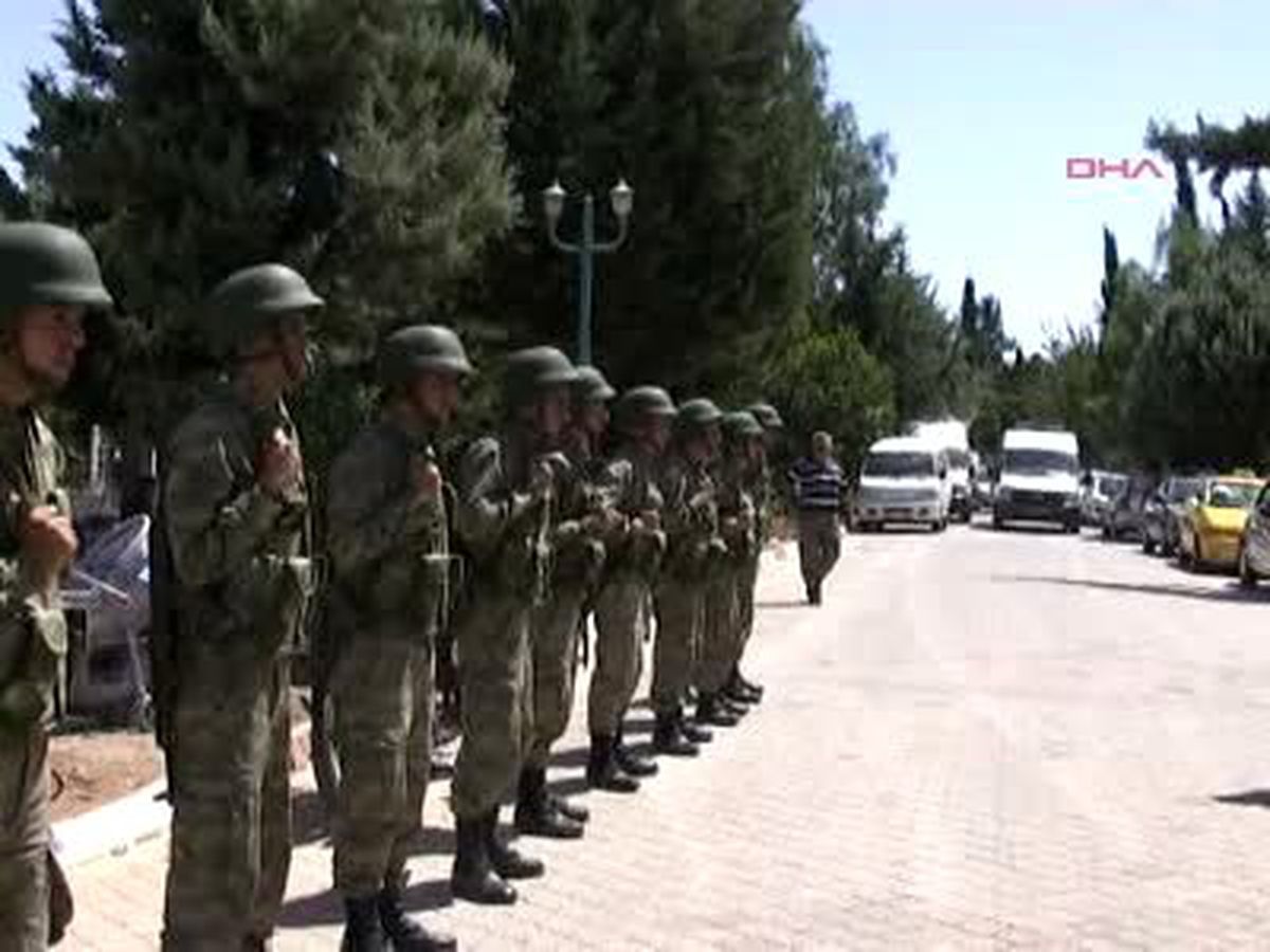İntihar Eden Asker Toprağa Verildi