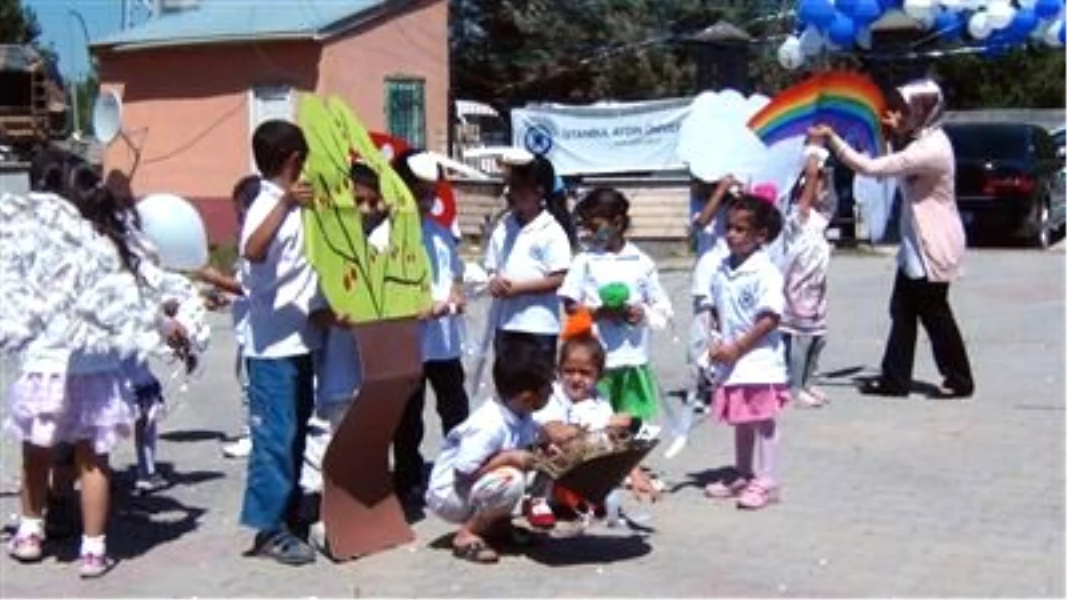 İstanbul Aydın Üniversitesi\'nden Erciş\'te Çocuklara Veda Şenliği