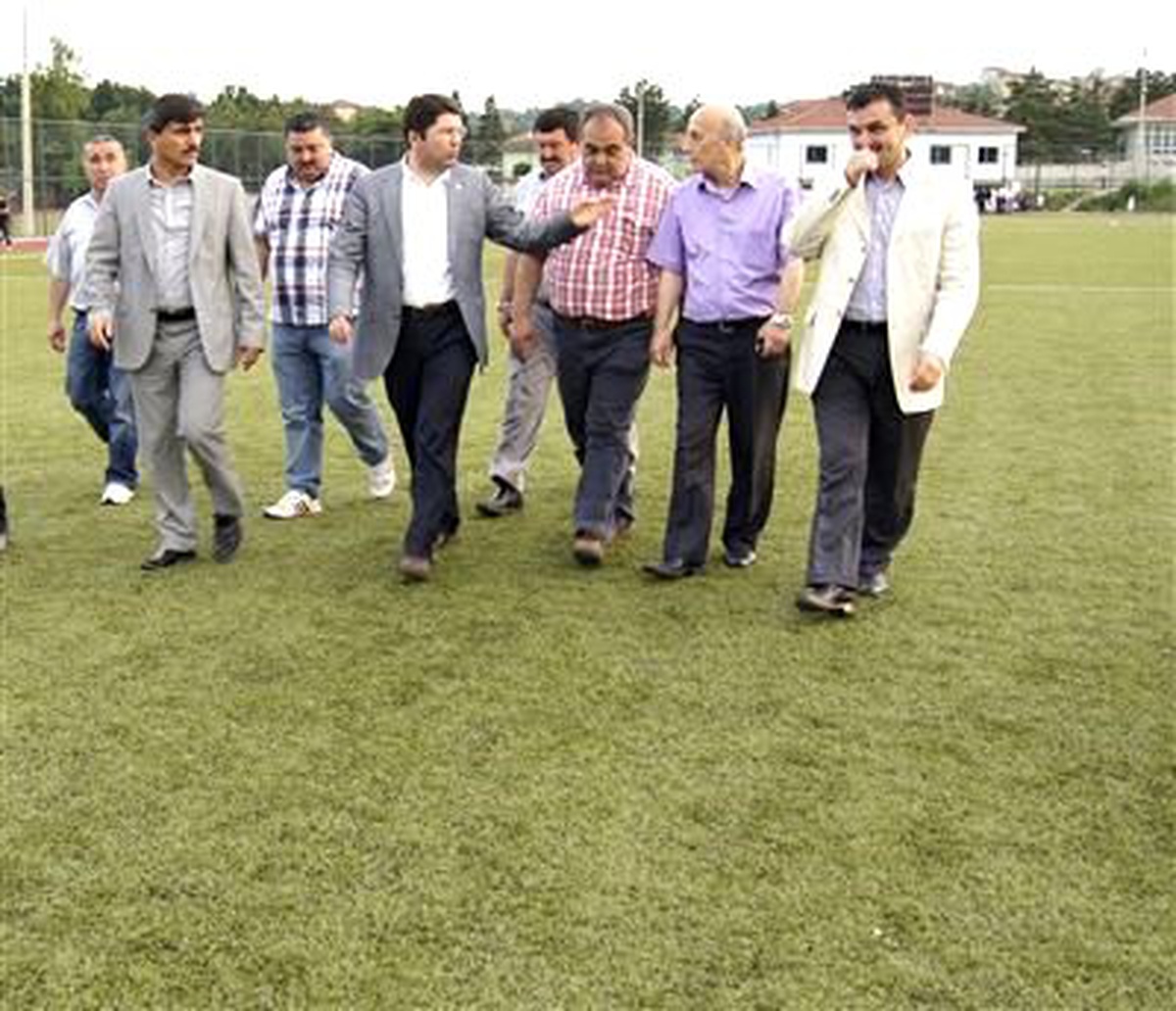 Ömertepesi Futbol Sahasına 500 Bin Lira Ödenek
