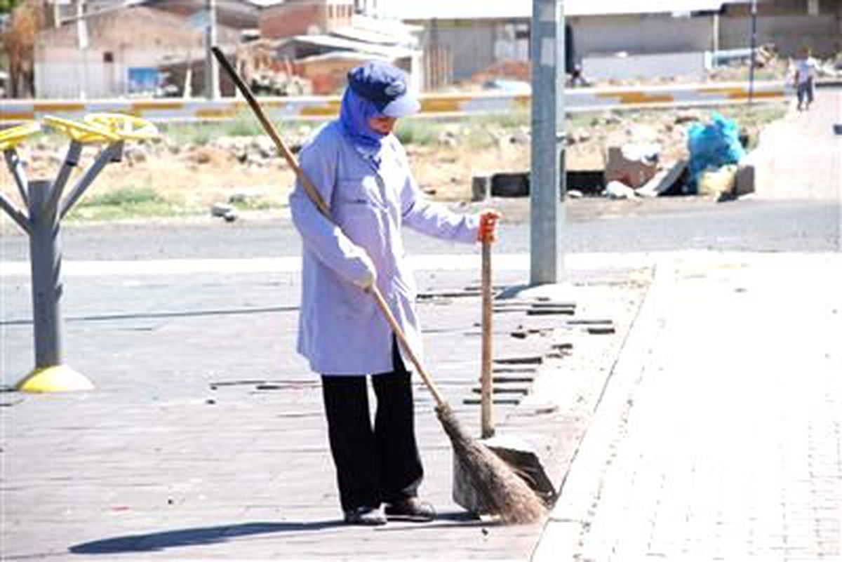 Diyarbakır\'da Temizlik Kadınlara Emanet