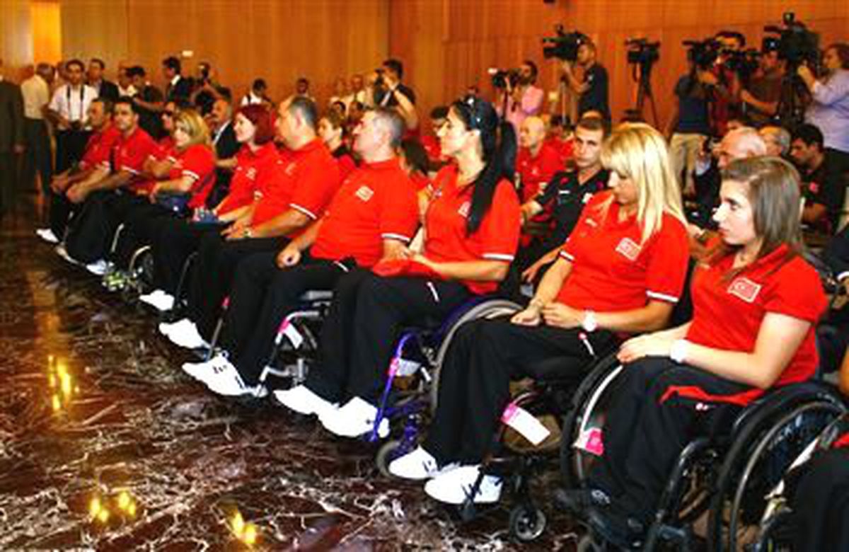Paralimpik Sporcular Uğurlandı
