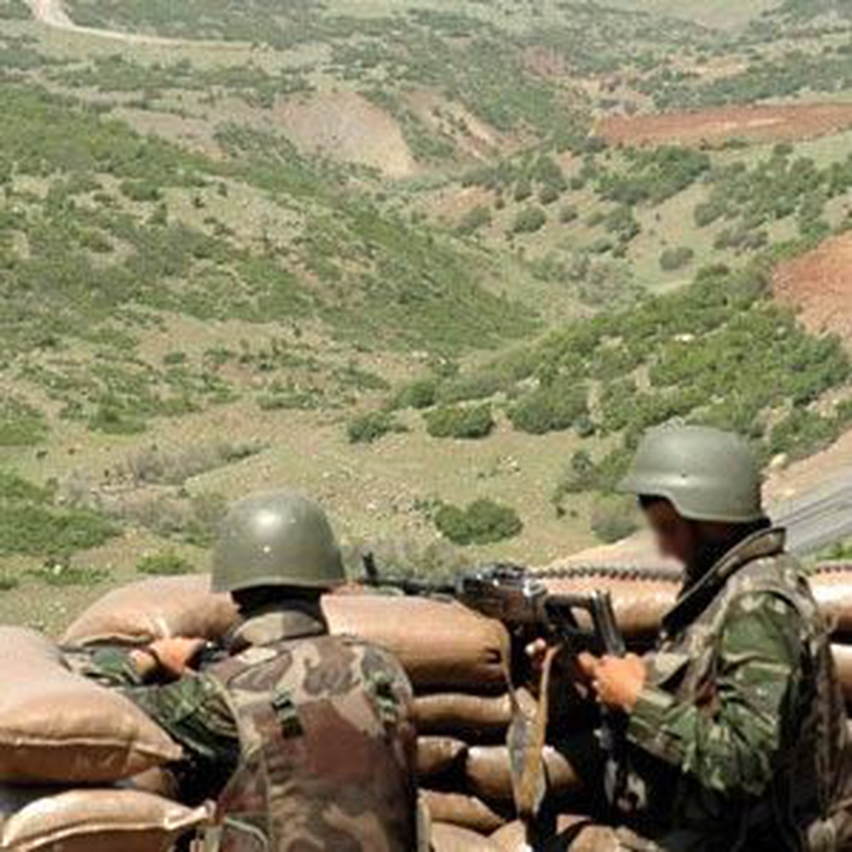 PKK Şemdinli\'de Aynı Anda İki Tabura Saldırdı (2)