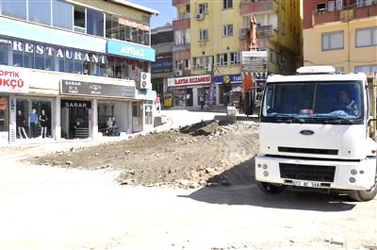 Şırnak Çarşısı Düzgün Yollara Kavuşuyor