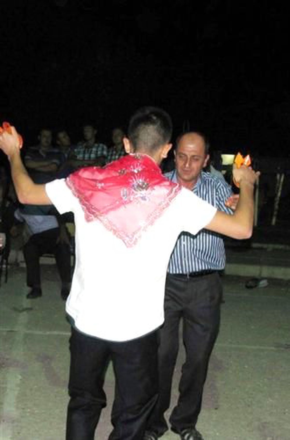 Asker Babası Oynadı, Annesi Ağladı