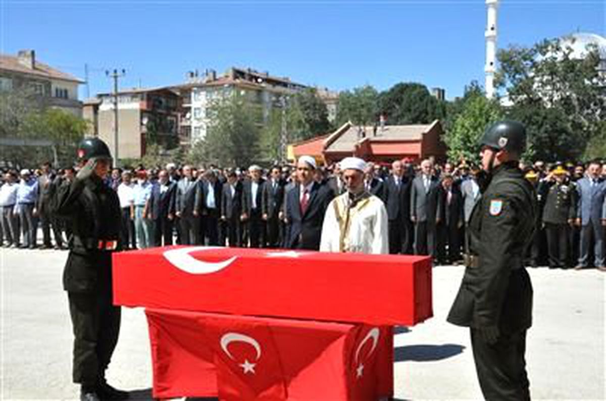 Yozgat Şehidine Ağladı