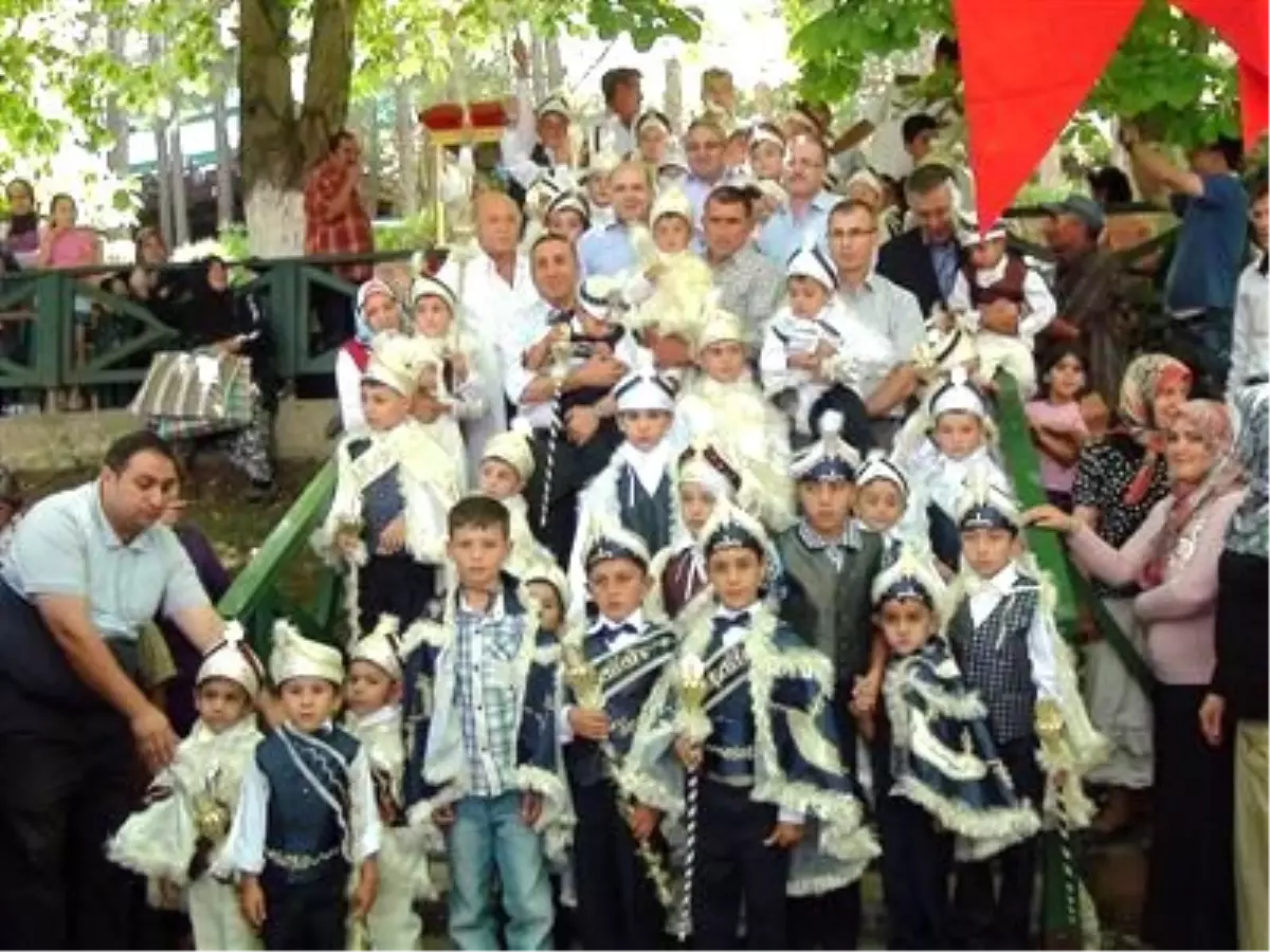Akşehir Belediyesi 9. Sünnet Şölenini Yaptı