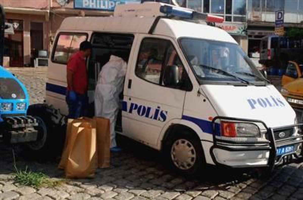 Annesini Öldürdüğünü Babasına İtiraf Etti