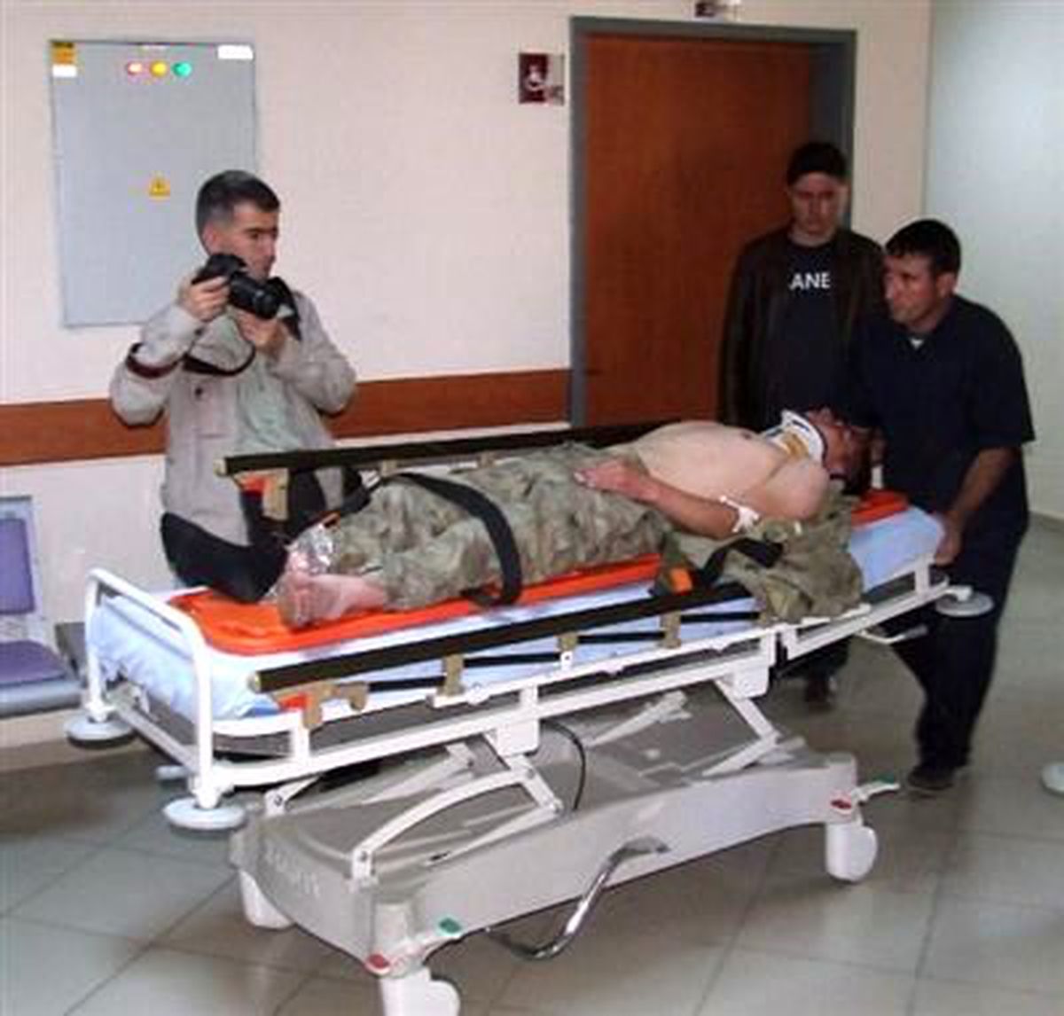 Askeri Araç Şarampole Yuvarlandı: 8 Yaralı