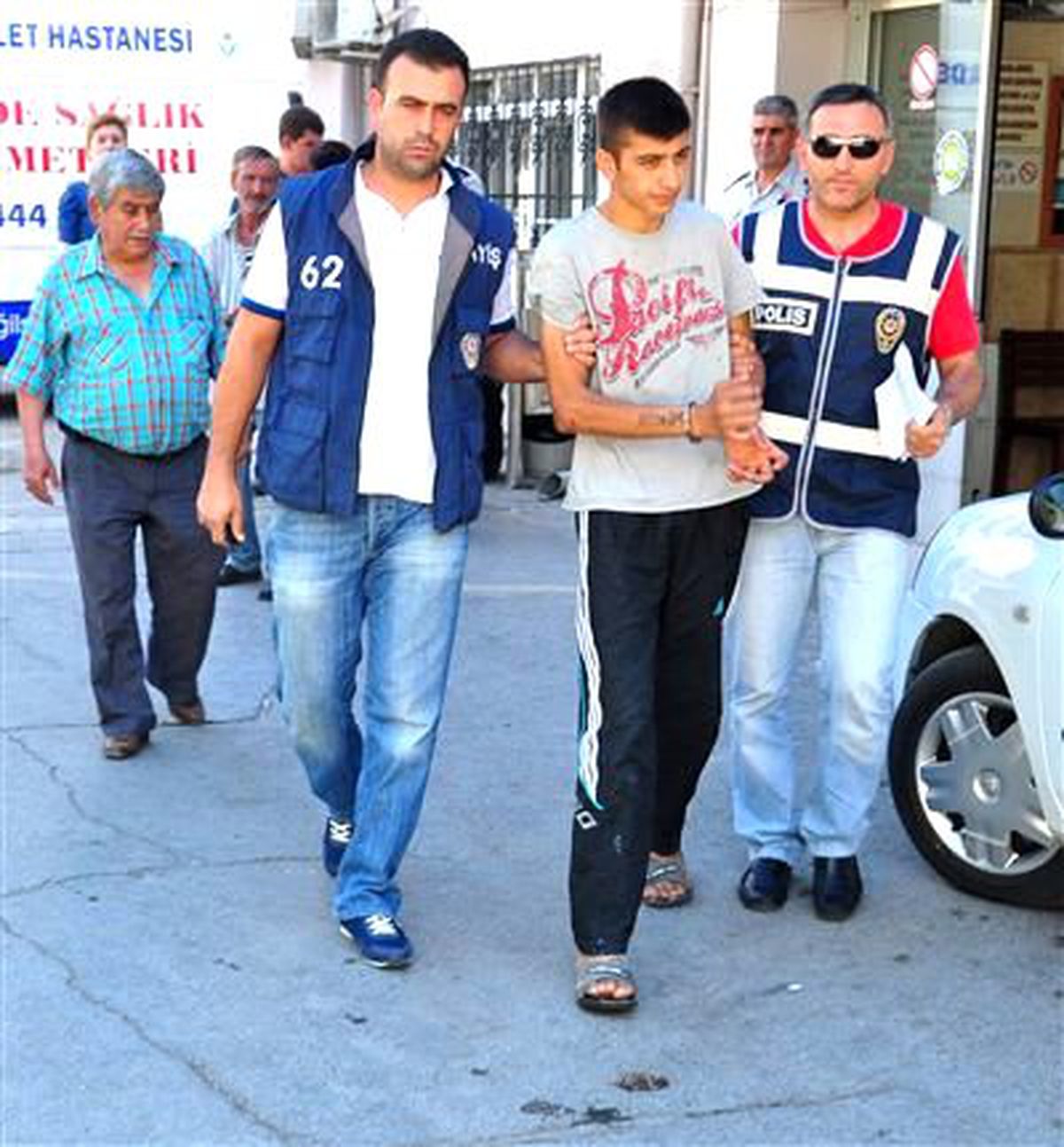 Balkondan Atlayan Hırsız Kömürlükte Yakalandı