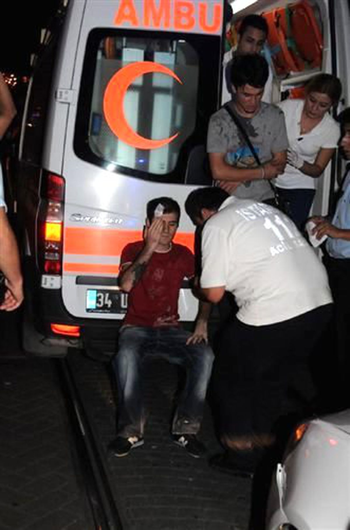 İki Tramvay Kafa Kafaya Çarpıştı