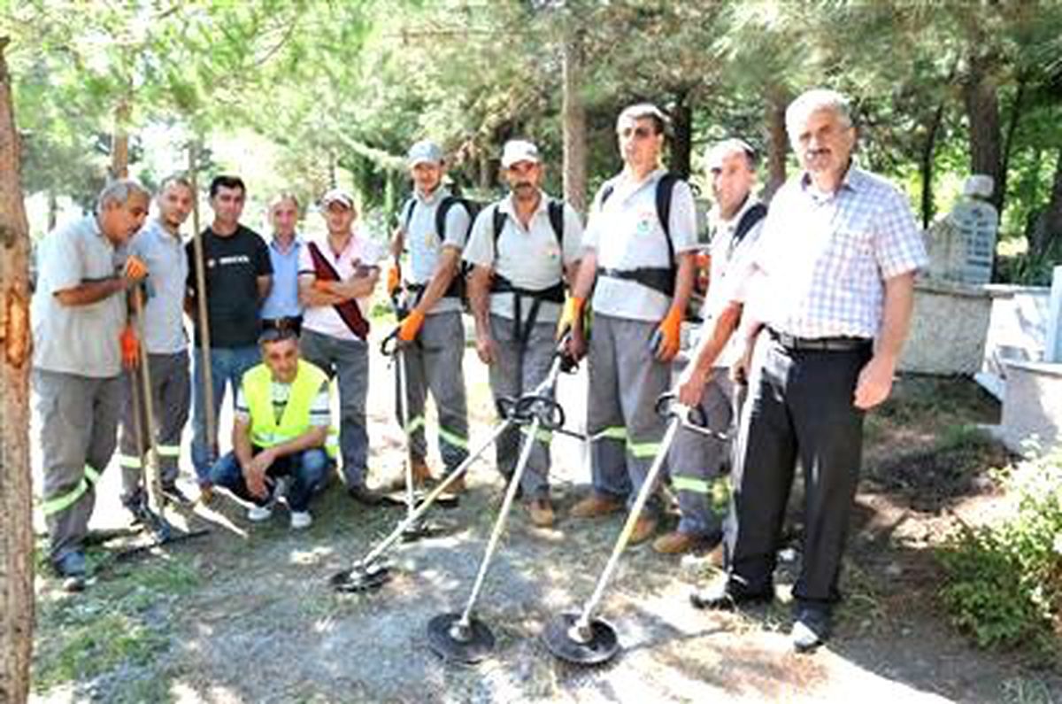 İlkadım Belediyesi Mezarlık Temizliği
