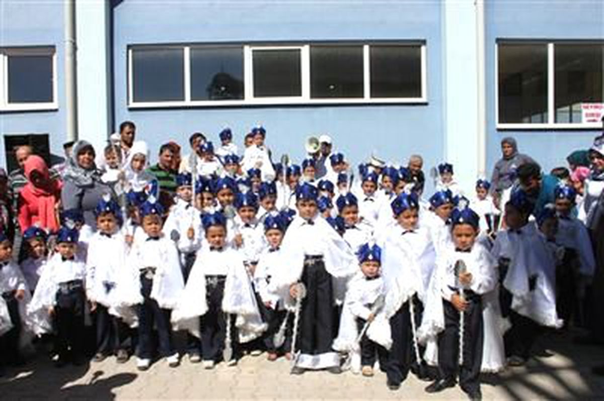 Korkuteli Belediyesi\'nden Sünnet Şöleni