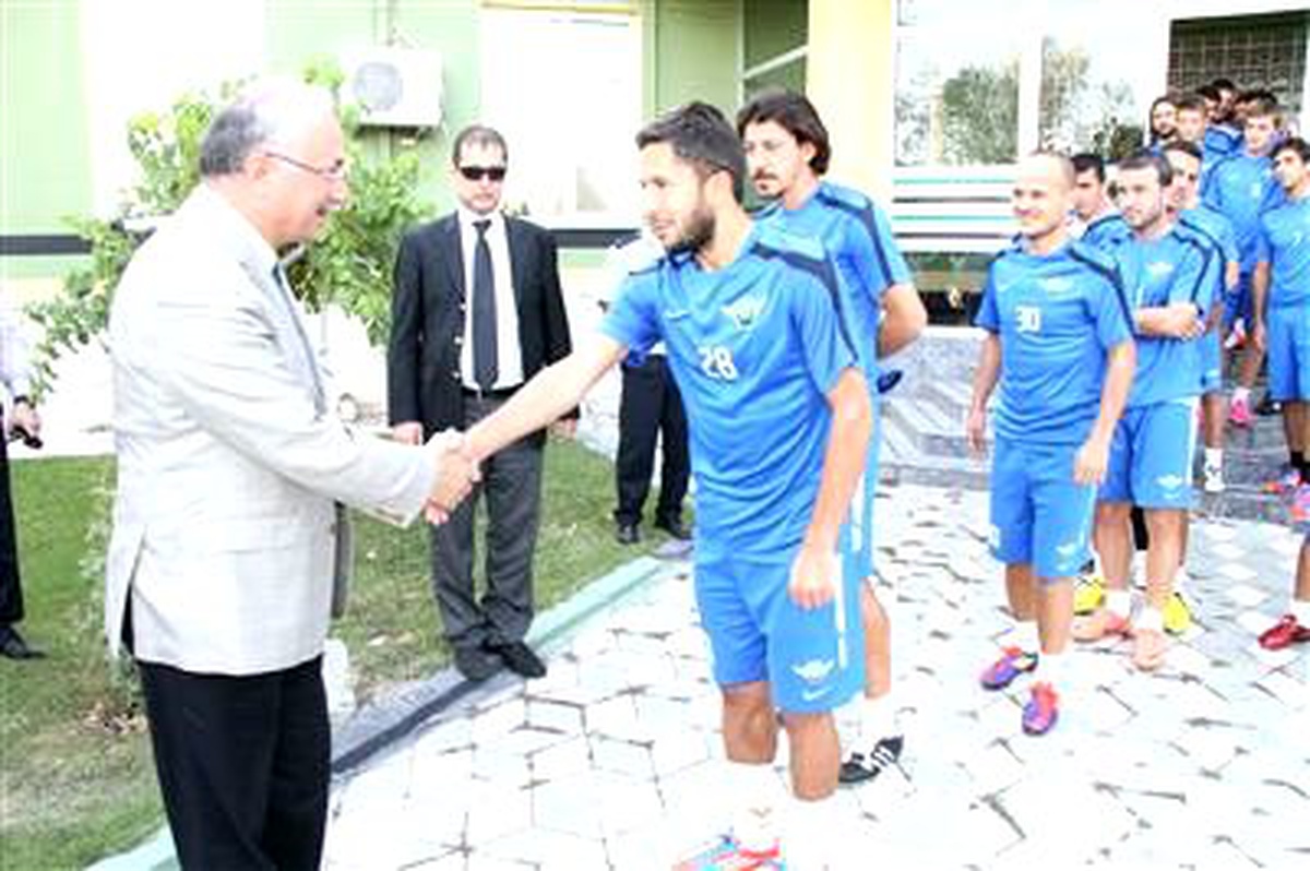 Manisa Valisi Daşöz, Akhisarspor\'u Ziyaret Etti