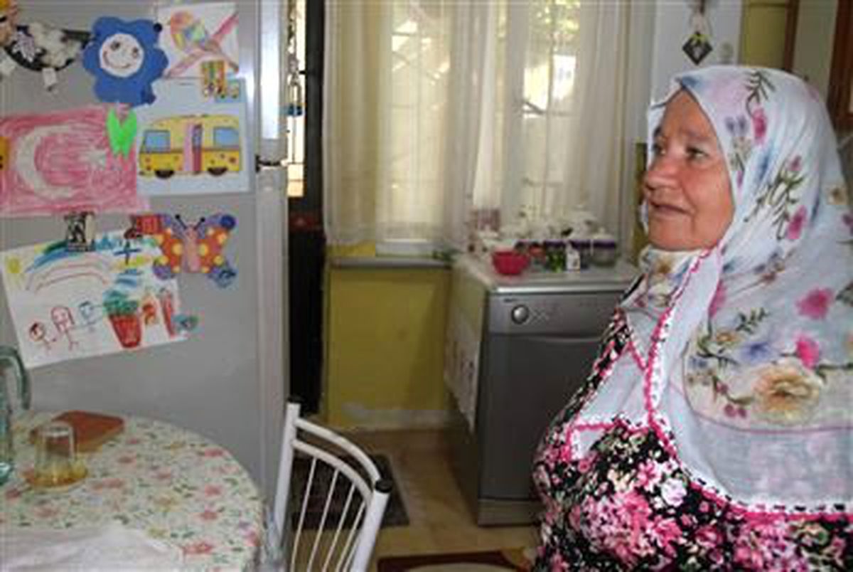 Oyuncak Tabanca Kapsülü Yutan Çocuk Ölümden Döndü